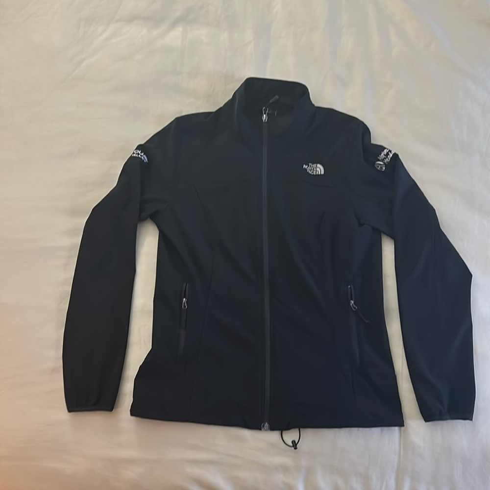 North face women’s windbreaker coat size large